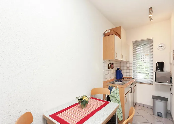 With Terrace Semesterbostad *